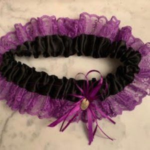 Wedding guarder NEW ~ Purple lace w/ black ribbon